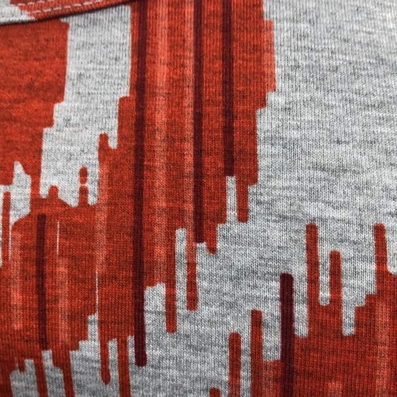 Host Pick!! LulaRoe Plus Size Tunic Top - Picture 12 of 13